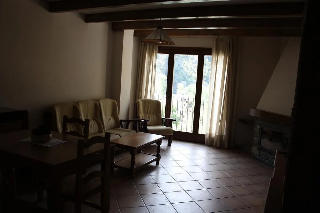 Nadal Apartaments Llavorsi Spain