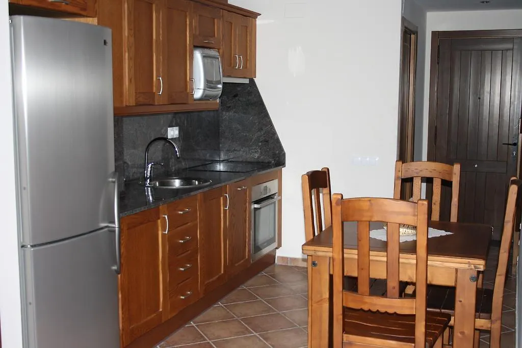 Nadal Apartaments Llavorsi 0*,  Spain