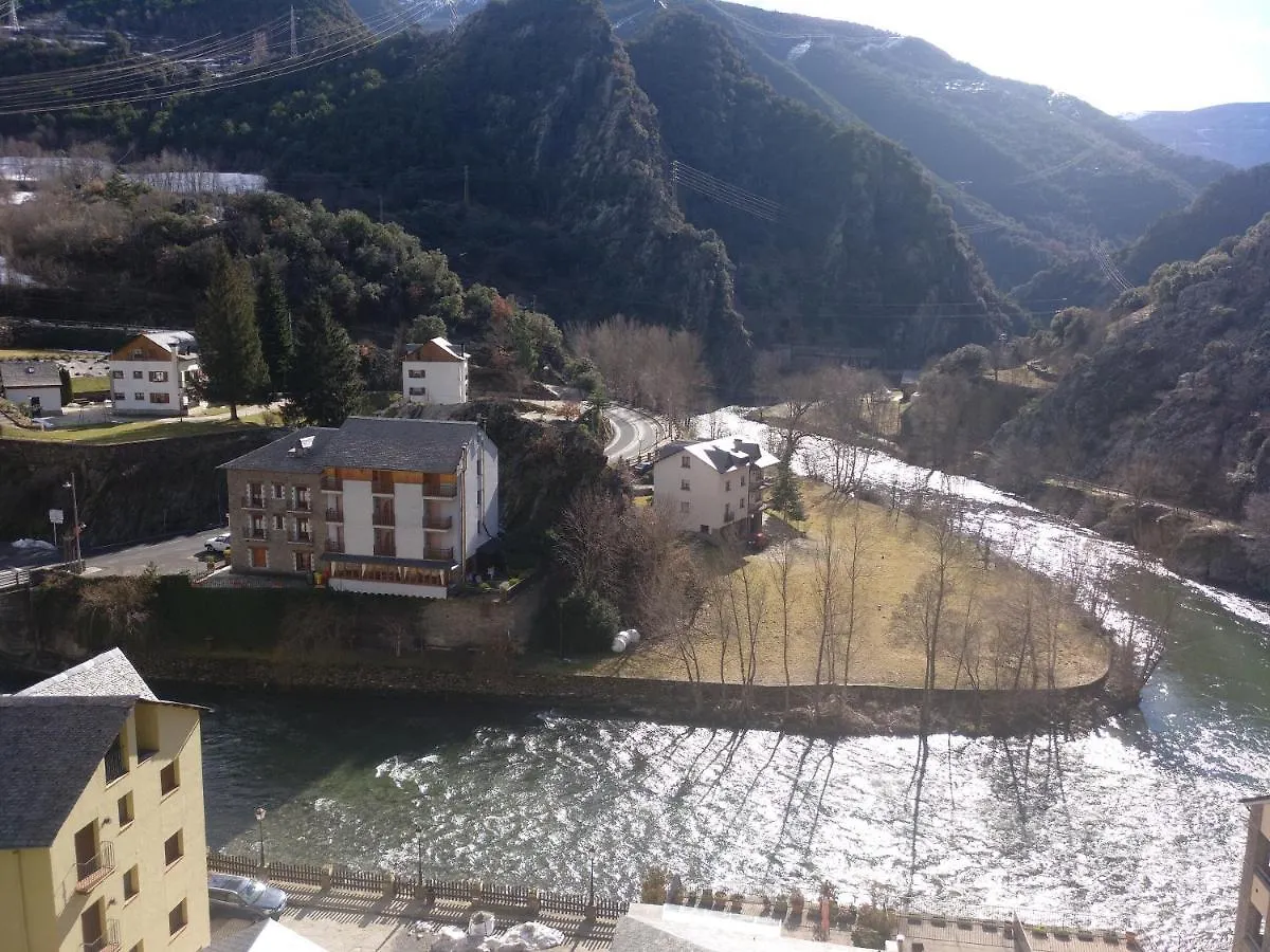 Nadal Apartaments Llavorsi Spain